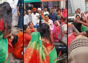 ബിജെപിയുടെ ‘നാരീ ശക്തി വന്ദന്‍’ പരിപാടിക്കിടെ നടുറോഡില്‍ മുടിക്ക് കുത്തിപിടിച്ച് തമ്മിലടിച്ച് വനിതാപ്രവര്‍ത്തകര്‍; മര്‍ദ്ദിച്ച് പുരുഷന്മാരും; പരിഹസിച്ച് പ്രതിപക്ഷം