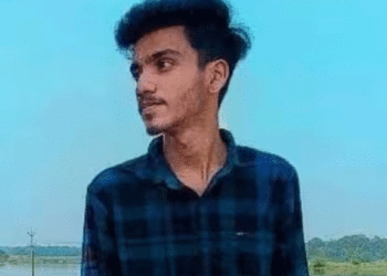 เดเดพเดฐเตโ เดฌเตเดเตเดเตเดฎเดพเดฏเดฟ เดเตเดเตเดเดฟเดฏเดฟเดเดฟเดเตเดเต เด
เดชเดเดเด: เดตเดฟเดฆเตเดฏเดพเดฐเตโเดคเตเดฅเดฟเดเตเดเต เดฆเดพเดฐเตเดฃเดพเดจเตเดคเตเดฏเด