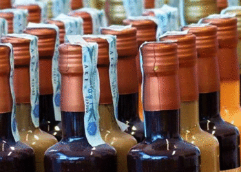 ആഞ്ഞുവീശി കാറ്റ്; ബെവ്കോ ഔട്ട്ലെറ്റില് 1000ത്തോളം മദ്യക്കുപ്പികള് വീണുടഞ്ഞു, വന് നഷ്ടം, സംഭവം കൊച്ചിയില്