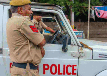 സഹപാഠിയായ പെണ്‍കുട്ടിയോട് സംസാരിച്ചു, വിദ്യാര്‍ത്ഥിയുടെ വിരല്‍ മുറിച്ച് സീനിയര്‍ വിദ്യാര്‍ഥിയുടെ കൊടും ക്രൂരത, കേസ്