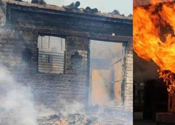 മൂർഖൻ പാമ്പിനെ തുരത്താൻ വീടിന് തീയിട്ട് കുടുംബം; സമ്പാദ്യമെല്ലാം കത്തിച്ചാമ്പലായി;  ലക്ഷങ്ങളുടെ നഷ്ടം