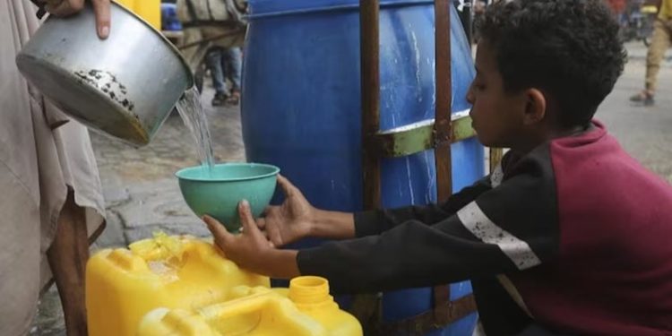 ഒരുമാസമായി ഭക്ഷണം രണ്ടുതുണ്ട് റൊട്ടിമാത്രം: ഗാസയില്‍ കുടിവെള്ളക്ഷാമവും രൂക്ഷമെന്ന് യുഎന്‍