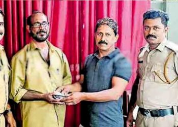 വഴിയിൽ കിടന്ന പഴ്‌സിലെ പണത്തിനോട് ആർത്തി തോന്നിയില്ല; നസീറിന്റെ സത്യസന്ധതയിൽ ഓട്ടോഡ്രൈവറായ ചന്ദ്രബോസിന് തിരികെ കിട്ടിയത് ഏറെ നാളത്തെ സമ്പാദ്യം