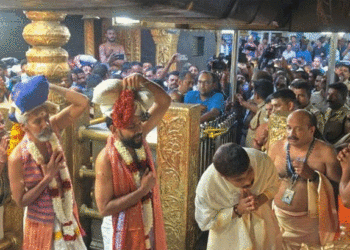 മണ്ഡലപൂജയ്ക്കായി ശബരിമല നട തുറന്നു