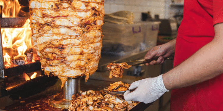 ഷവര്‍മ വില്‍പ്പന കേന്ദ്രങ്ങളില്‍ വ്യാപക പരിശോധന, 148 ഹോട്ടലുകള്‍ പൂട്ടിച്ചു