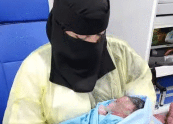 സൗദി എയർലൈൻസിൽ മുപ്പതുകാരി പെൺകുഞ്ഞിന് ജന്മം നൽകി