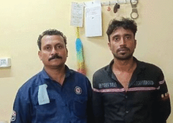 തിരുവനന്തപുരത്ത് 16 ലിറ്റര് ചാരായവുമായി രണ്ട് പേര് പിടിയില്