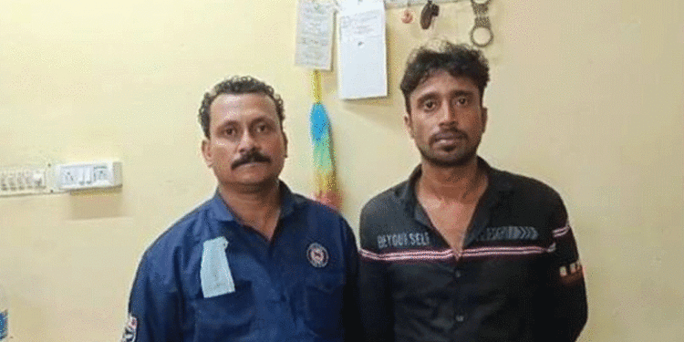 തിരുവനന്തപുരത്ത് 16 ലിറ്റര്‍ ചാരായവുമായി രണ്ട് പേര്‍ പിടിയില്‍