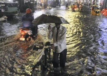 ചെന്നൈയില് കനത്ത മഴ: രണ്ട് മരണം, വിമാന സര്വീസ് നിര്ത്തിവെച്ചു