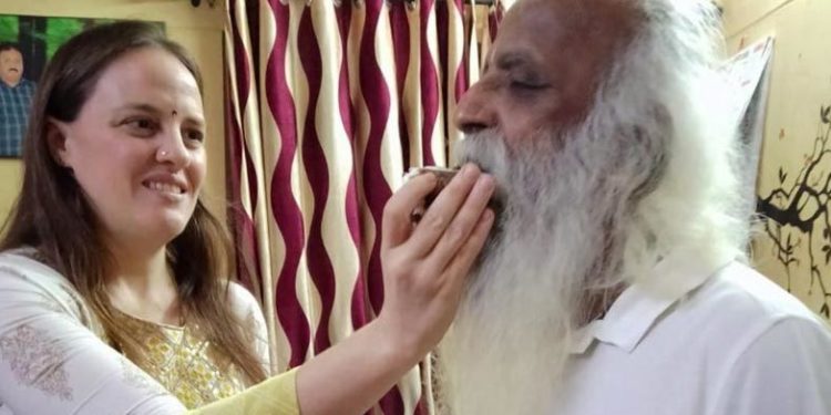 കൊട്ടിയത്ത് ഇസ്രയേല്‍ സ്വദേശിനി കഴുത്തറുത്ത് കൊല്ലപ്പെട്ട നിലയില്‍; ഭര്‍ത്താവ് ഗുരുതരാവസ്ഥയില്‍