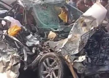 വിവാഹത്തിന് ശേഷം വീട്ടിലേക്ക് മടങ്ങിയ കാറിലേക്ക് ട്രക്കിടിച്ചു കയറി; വധൂവരന്മാർ ഉൾപ്പടെ അഞ്ച് പേർക്ക് ദാരുണ മരണം