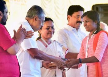 വിദ്യയുടെ കൈകള് ഇനി തളരില്ല…മുറിച്ചിട്ടാല് മുറിവൂറുന്ന കഥകളിലെ ചെപ്പടിവിദ്യ; അതിജീവനത്തിന് കൈയ്യടി