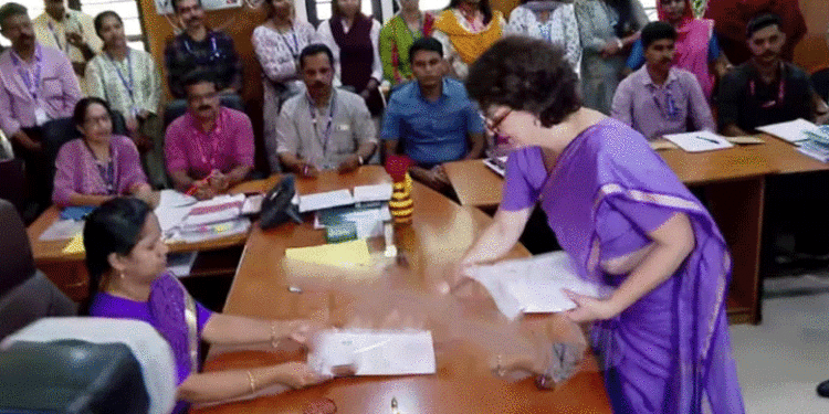 പ്രിയങ്ക ഗാന്ധി നാമനിര്ദേശ പത്രിക സമര്പ്പിച്ചു