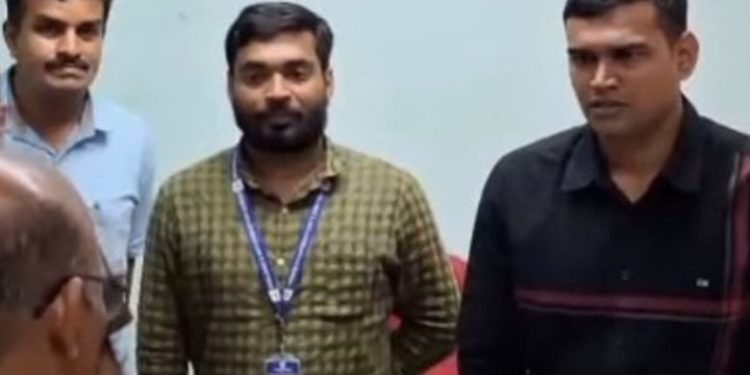 ‘സര്‍ട്ടിഫിക്കറ്റ് ഒന്നിന് ആയിരം’, കൈക്കൂലിയായി വാങ്ങിയത് 20000 രൂപ,  അസിസ്റ്റന്റ് ലേബര്‍ കമ്മീഷണര്‍ പിടിയിൽ