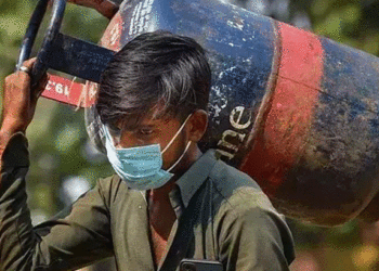 രാജ്യത്ത് വാണിജ്യാവശ്യത്തിനുള്ള സിലിണ്ടറുകളുടെ വര്‍ധിപ്പിച്ചു
