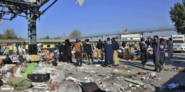 പാകിസ്ഥാനില്‍ വന്‍ ഭീകരാക്രമണം; 26 പേര്‍ കൊല്ലപ്പെട്ടു, നിരവധി പേര്‍ക്ക് പരിക്ക്