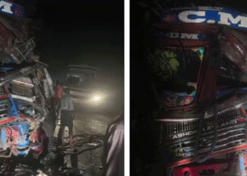 കൊല്ലത്ത് ശബരിമല തീര്ത്ഥാടകരുടെ ബസ് ലോറിയുമായി കൂട്ടിയിടിച്ച് അപകടം: ഒരാള്ക്ക് ദാരുണാന്ത്യം, മുപ്പതോളം പേര്ക്ക് പരിക്ക്