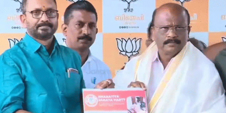 സിപിഎം വിട്ട  മധു മുല്ലശേരി ബിജെപിയില്‍ ചേര്‍ന്നു