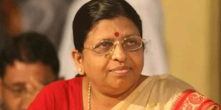 ലിവിങ് ടുഗെതർ ബന്ധത്തിലുണ്ടാവുന്ന കുട്ടികളെ ചൊല്ലി തർക്കങ്ങൾ കൂടുന്നു; വനിതാ കമ്മീഷൻ