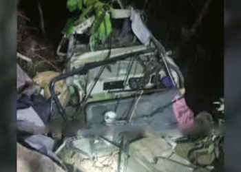 ഇടുക്കിയില് ജീപ്പ് കൊക്കയിലേക്ക് മറിഞ്ഞ് അപകടം; 3 പേര്ക്ക് ദാരുണാന്ത്യം