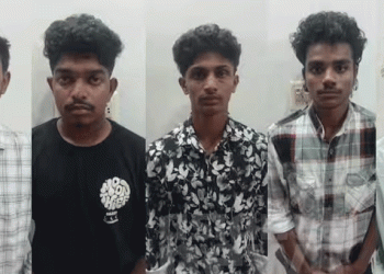 സ്വകാര്യ ഭാഗങ്ങളില്‍ ഡംബല്‍ തൂക്കിയിട്ട് ഉപദ്രവിച്ചു; ഗാന്ധിനഗര്‍ സ്‌കൂള്‍ ഓഫ് നേഴ്‌സിങ്ങില്‍ റാഗിംങ്; 5 വിദ്യാര്‍ത്ഥികള്‍ക്ക് സസ്‌പെന്‍ഷന്‍