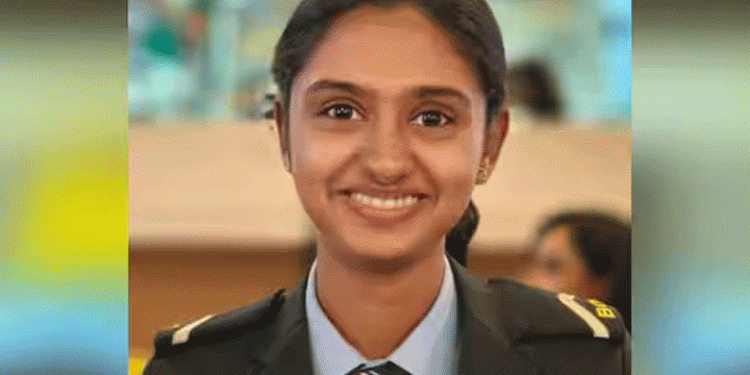 ഐബി ഉദ്യോഗസ്ഥയെ മരിച്ച നിലയിൽ കണ്ടെത്തി; മൃതദേഹം  റെയിൽവേ ട്രാക്കിൽ