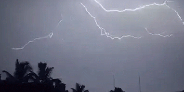 പത്തനംതിട്ടയില്‍ ഇടിമിന്നലേറ്റ് ഒരാള്‍ മരിച്ചു