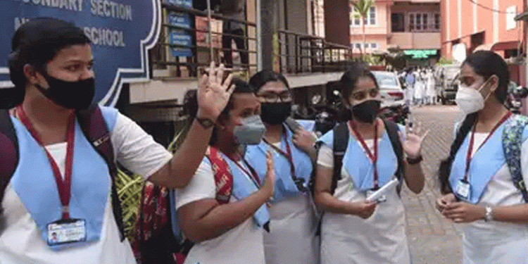 സംസ്ഥാനത്ത് എസ്എസ്എല്‍സി, പ്ലസ് ടു പരീക്ഷകള്‍ ഇന്ന് അവസാനിക്കും, സ്‌കൂളുകളില്‍ കർശന നിയന്ത്രണങ്ങൾ