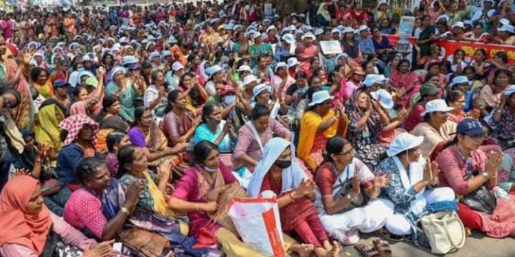 ആശ വർക്കർമാരുമായി ഇന്ന് വീണ്ടും ചർച്ച, ട്രേഡ് യൂണിയനുകൾക്കും ക്ഷണം