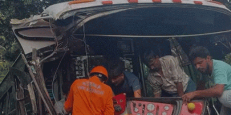 വയനാട്ടിൽ ബസുകൾ തമ്മിൽ കൂട്ടിയിടിച്ച് വൻ വാഹനാപകടം; നിരവധി പേർക്ക് പരിക്ക്