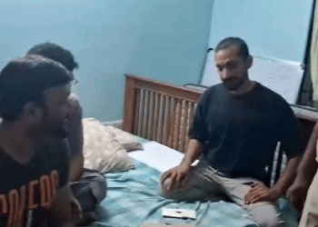 സംവിധായകരായ ഖാലിദ് റഹ്മാനും അഷ്റഫ് ഹംസയും കഞ്ചാവുമായി കൊച്ചിയില്‍ അറസ്റ്റില്‍