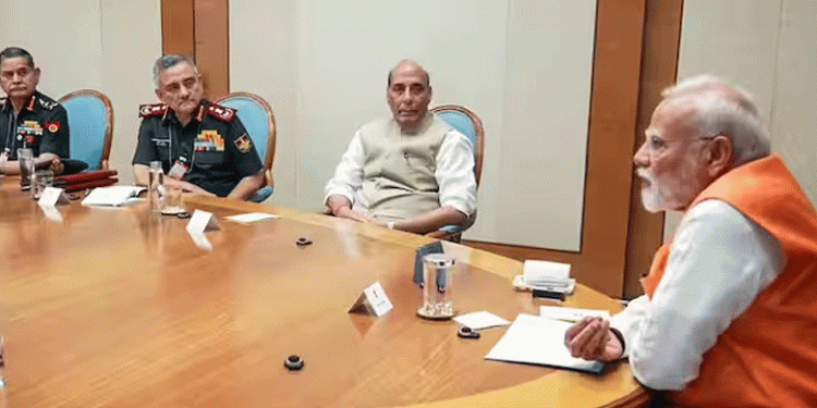 പഹല്‍ഗാം ഭീകരാക്രമണം: തീവ്രവാദികളെ ജീവനോടെ പിടികൂടാന്‍ ശ്രമിക്കണം, സൈന്യത്തിനും പോലീസിനും  നിര്‍ദേശം