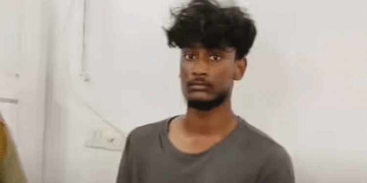 പൊതുസ്ഥലത്ത് സിഗിരറ്റ് വലിച്ചത് വിലക്കി, പോലീസുകാരെ പിന്തുടര്‍ന്ന് വാഹനം തടഞ്ഞ് ഹെല്‍മറ്റ് കൊണ്ട് തല്ലി വിദ്യാര്‍ത്ഥി