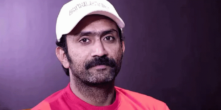 രഹസ്യ വിവരത്തെ തുടര്‍ന്ന് പോലീസിന്റെ ‘മിന്നല്‍’ പരിശോധന; ഹോട്ടലില്‍ നിന്ന് ഷൈന്‍ ടോം ചാക്കോ ഇറങ്ങിയോടി