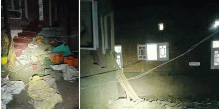 കശ്മീരിൽ രണ്ട് ഭീകരരുടെ വീടുകൾ കൂടി അധികൃതർ തകർത്തു