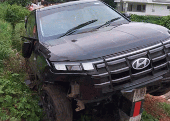 เด
เดฎเดฟเดค เดตเตเดเดคเตเดคเดฟเดฒเตเดคเตเดคเดฟเดฏ เดเดพเดฐเตโ เดเดเดฟเดเตเดเต เดคเตเดฑเดฟเดชเตเดชเดฟเดเตเดเต, เดเดฃเตเดฃเตเดฐเดฟเดฒเตโ 3 เดตเดฏเดธเตเดเดพเดฐเดฟเดเตเดเต เดฆเดพเดฐเตเดฃเดพเดจเตเดคเตเดฏเด