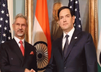 ഇന്ത്യയും പാകിസ്ഥാനും ആക്രമണങ്ങളില് നിന്നും പിന്നോട്ട് പോകണം; ഇരു രാജ്യങ്ങളുമായി ബന്ധപ്പെട്ടു;സംഘര്ഷം ശക്തമായതോടെ ഇടപെട്ട് അമേരിക്ക