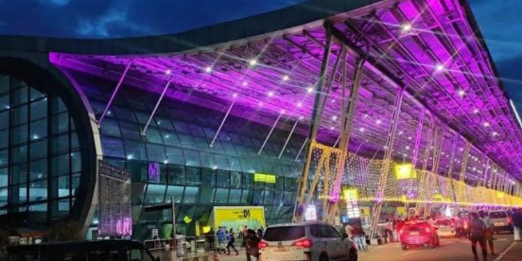 തിരുവനന്തപുരം വിമാനത്താവളത്തിൽ ബോംബ് ഭീഷണി, സുരക്ഷ ശക്തം