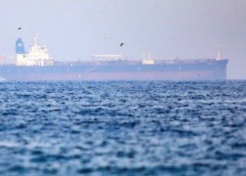 ഒമാന്‍ ഉള്‍ക്കടലില്‍ മൂന്ന് കപ്പലുകള്‍ കൂട്ടിയിടിച്ചു, ജീവനക്കാരെ രക്ഷപ്പെടുത്തി