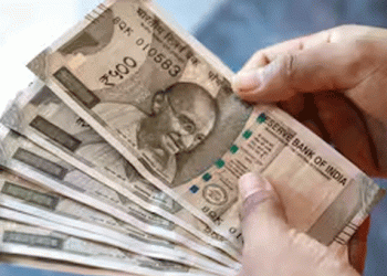 തണ്ടപ്പേര്‍ സര്‍ട്ടിഫിക്കറ്റിന് കൈക്കൂലി ആവശ്യപ്പെട്ടു, വില്ലേജ് ഫീല്‍ഡ് അസിസ്റ്റന്റ് പിടിയില്‍