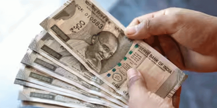 തണ്ടപ്പേര്‍ സര്‍ട്ടിഫിക്കറ്റിന് കൈക്കൂലി ആവശ്യപ്പെട്ടു, വില്ലേജ് ഫീല്‍ഡ് അസിസ്റ്റന്റ് പിടിയില്‍