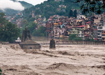 കനത്ത മഴ, ഹിമാചലിലും ഉത്തരാഖണ്ഡിലും അതീവ ജാഗ്രത; ഉത്തരേന്ത്യന് സംസ്ഥാനങ്ങളില് മഴക്കെടുതി രൂക്ഷം
