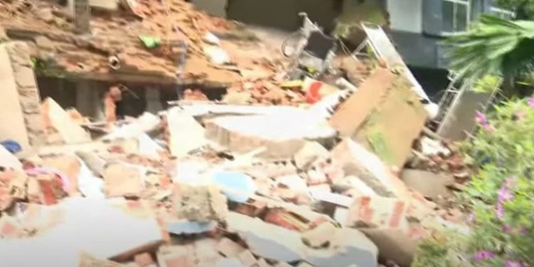 കോട്ടയം മെഡിക്കല്‍ കോളജിലെ കെട്ടിടം തകര്‍ന്നു വീണു, തകർന്നത് ഓര്‍ത്തോപീഡിക് വാര്‍ഡിന്റെ ഭാഗം