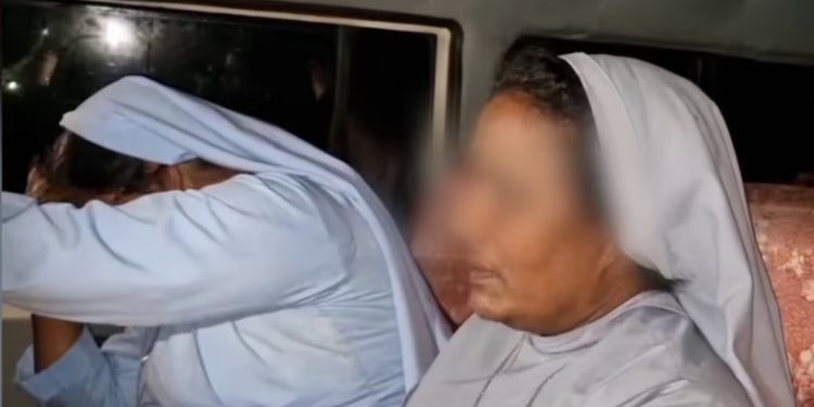 രണ്ട് മണിക്കൂറോളം ബന്ദിയാക്കി, ബൈബിൾ വലിച്ചെറിഞ്ഞു, ഒഡീഷയിൽ വച്ച് നേരിട്ട ആക്രമണത്തെക്കുറിച്ച് വിവരിച്ച് കന്യാസ്ത്രീ