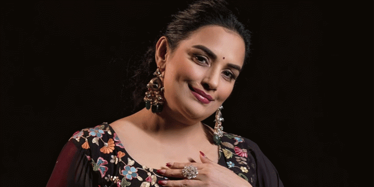 ‘ താന്‍ എ.എം.എം.എയുടെ ശക്തയായ സ്ഥാനാര്‍ത്ഥി, തെരഞ്ഞെടുപ്പില്‍ വിജയിക്കുന്നതിനെ അട്ടിമറിക്കാനാണ് പരാതിക്കാരന്റെ ശ്രമം’ ; ശ്വേത മേനോന്‍