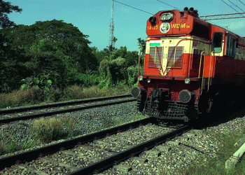 റെയില്‍പാത മുറിച്ചു കടക്കുന്നതിനിടെ വയോധികന്‍ ട്രെയിന്‍തട്ടി മരിച്ചു