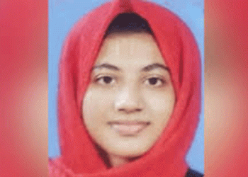 കോഴിക്കോട് 23 കാരിയെ കിടപ്പുമുറിയില് തൂങ്ങി മരിച്ച നിലയില് കണ്ടെത്തി