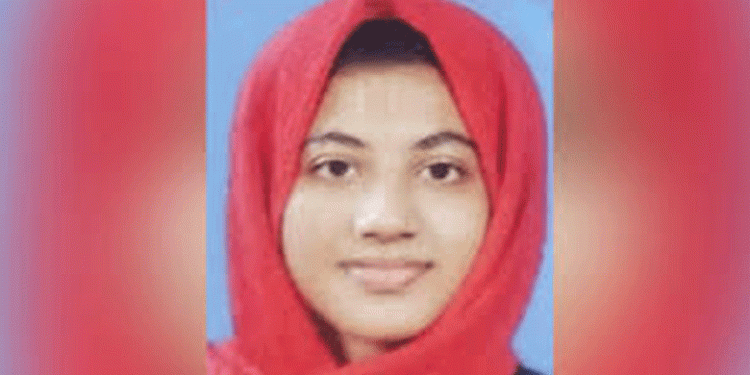 കോഴിക്കോട് 23 കാരിയെ കിടപ്പുമുറിയില് തൂങ്ങി മരിച്ച നിലയില് കണ്ടെത്തി