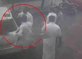 പൊതുസ്ഥലത്ത് പരസ്യമായി മദ്യപിച്ചു; കൊടി സുനി ഉൾപ്പെടെയുള്ളവർക്കെതിരെ കേസെടുക്കാതെ പൊലീസ്