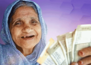 ഓണ സമ്മാനമായി 2 മാസത്തെ ക്ഷേമ പെൻഷൻ, നാളെ മുതൽ അക്കൗണ്ടിലെത്തും